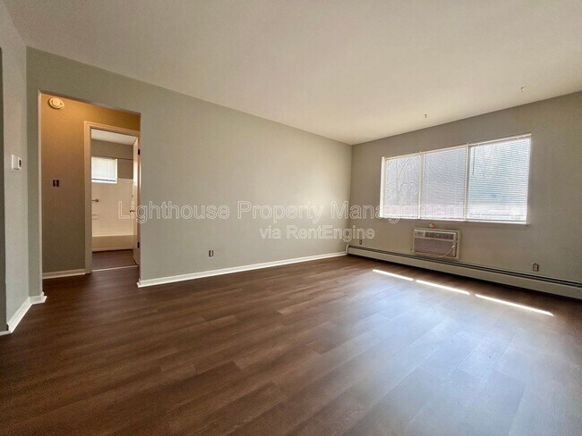 Building Photo - 143 Exchange St SE