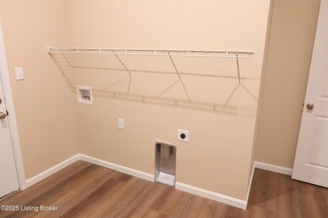 Building Photo - 112 Peonia Rd