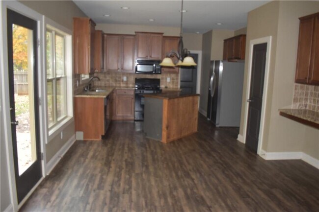 Building Photo - 43 Jessel Ln