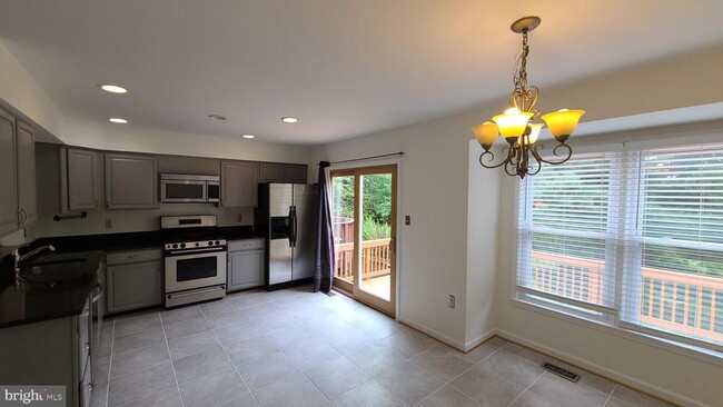 Building Photo - 21176 Winding Brook Square