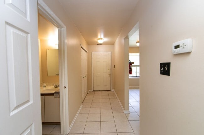Building Photo - 118 Allens Ln