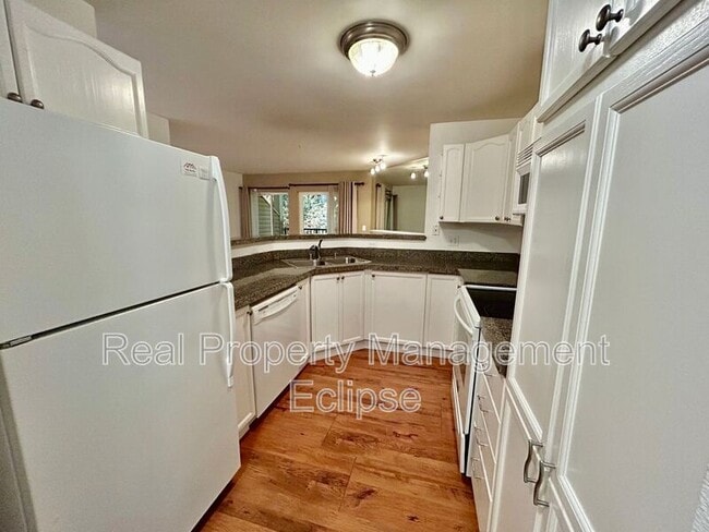 Building Photo - 5000 NW Village Park Dr