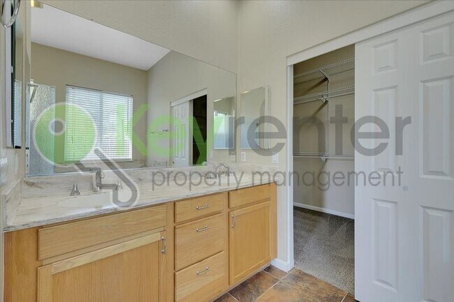 Building Photo - 9448 Syrah Ct