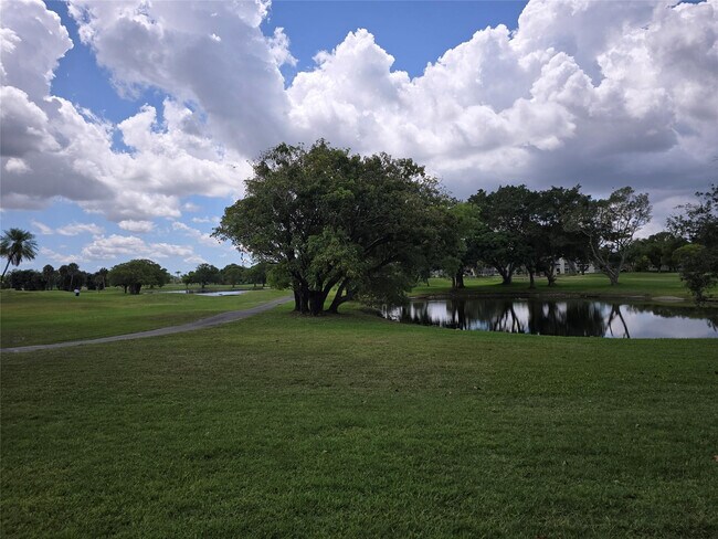 Building Photo - 13250 SW 4th Ct