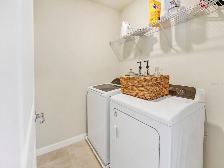 Building Photo - 4330 Meandering Bay Dr