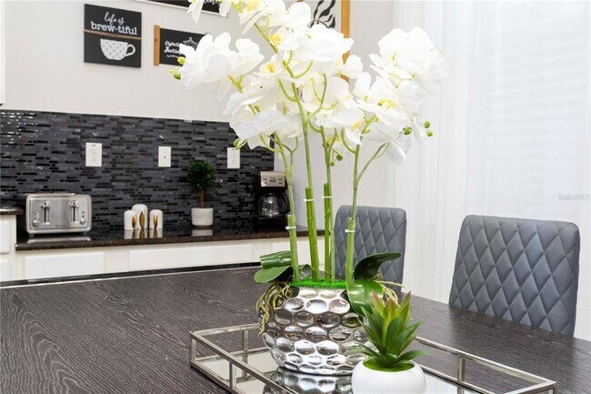 Building Photo - 650 Las Fuentes Dr