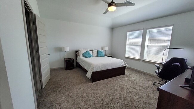 Building Photo - 4011 Itzle Is Ct