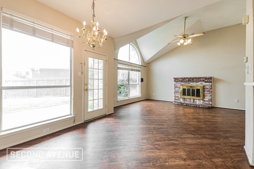 Building Photo - 2124 Amber Springs