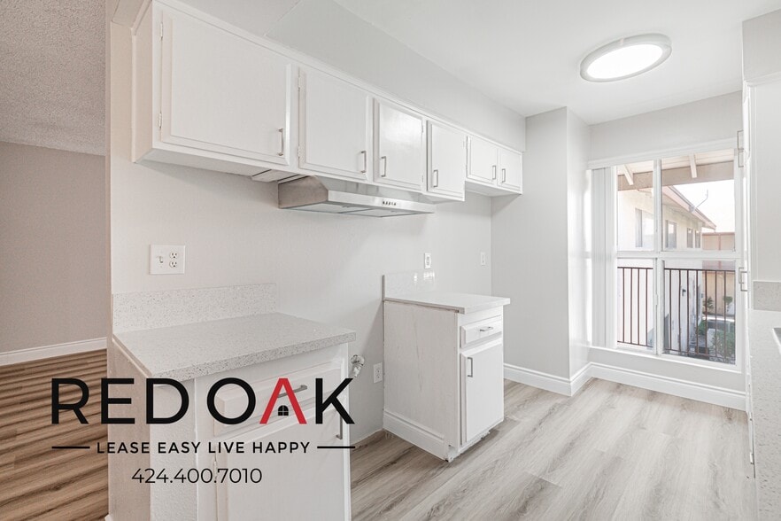 Building Photo - 615 Erie St