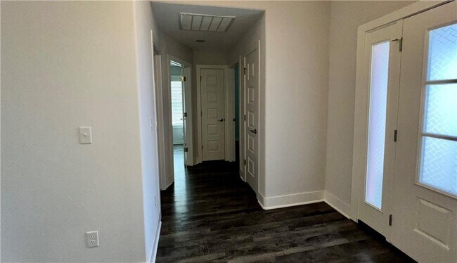 Building Photo - 331 W Taverner Xing