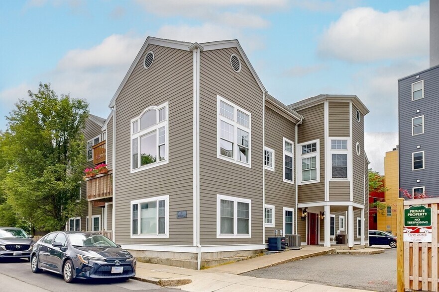 Building Photo - 111 W 8th St