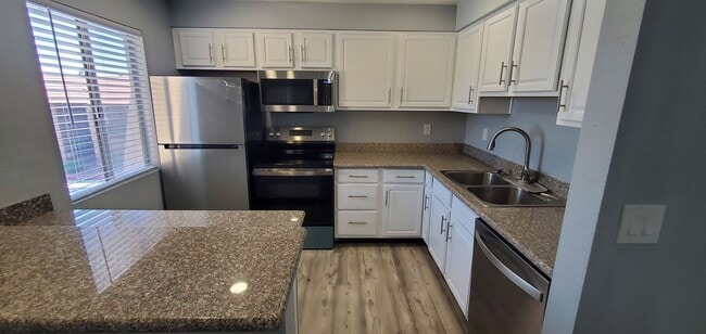 Building Photo - Bella Vita Beauty - New Upgrades & Resort-Style Amenities