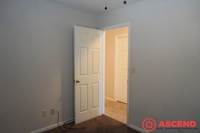Building Photo - Spacious Home in Wasco!