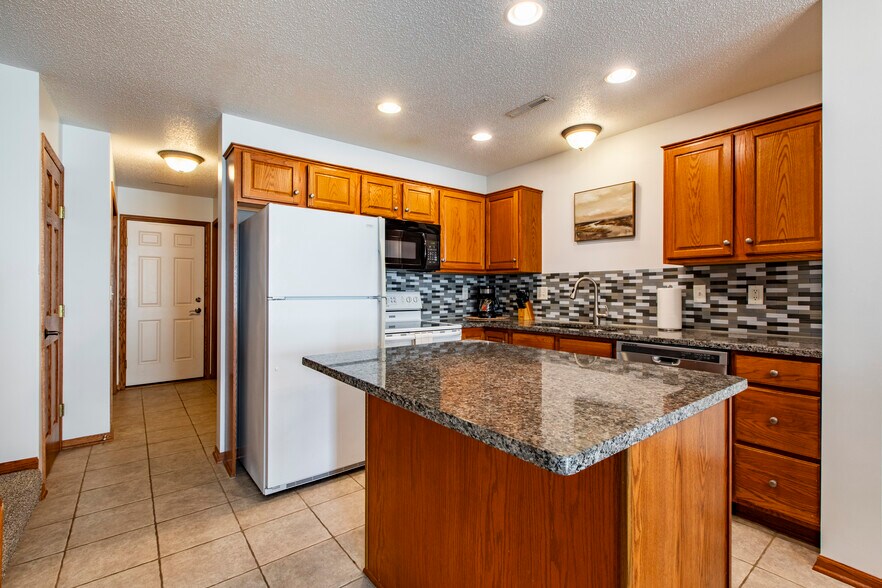 Building Photo - 3058 River Falls Rd NW