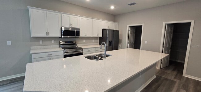 Building Photo - 7501 SW 107th Ln