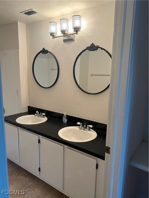 Building Photo - 6461 Aragon Way