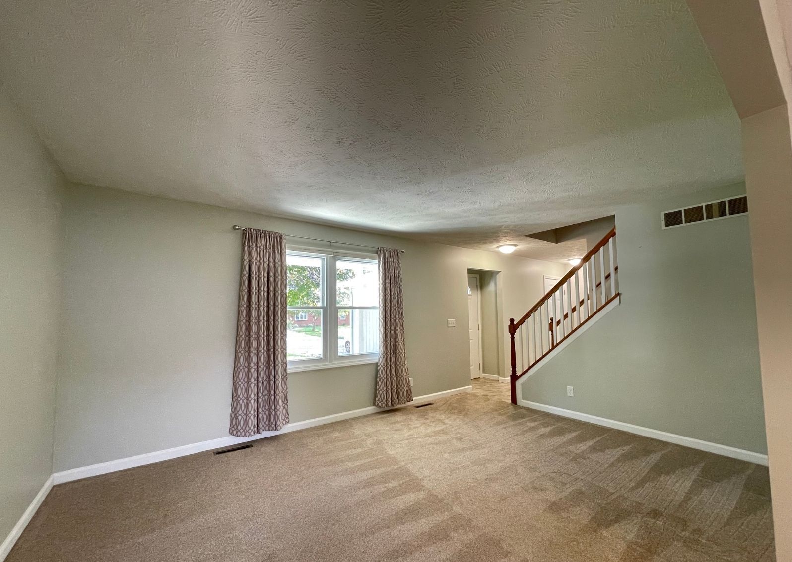 Building Photo - 201 S Evergreen Ln