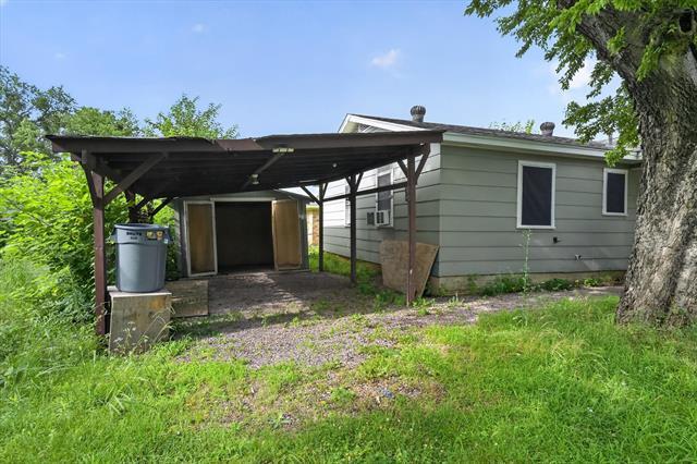 Building Photo - 208 D St