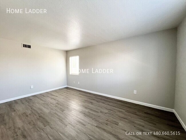 Primary Photo - 4959 S Park Ave