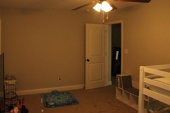 Building Photo - 111 Sourwood Ln