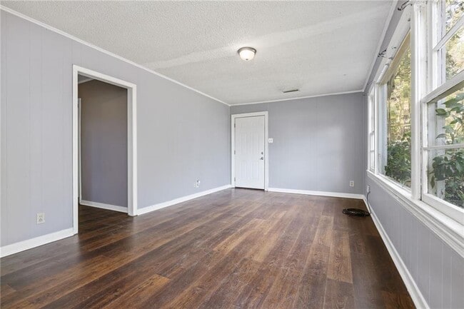 Building Photo - 3128 Club House Rd