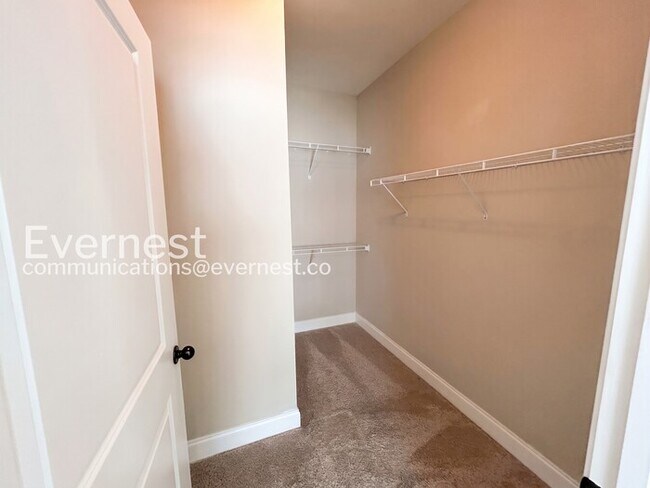 Building Photo - Spacious 3 Bed, 2.5 Bath Town Home with Garage and Patio | Pet Friendly | Available Now!