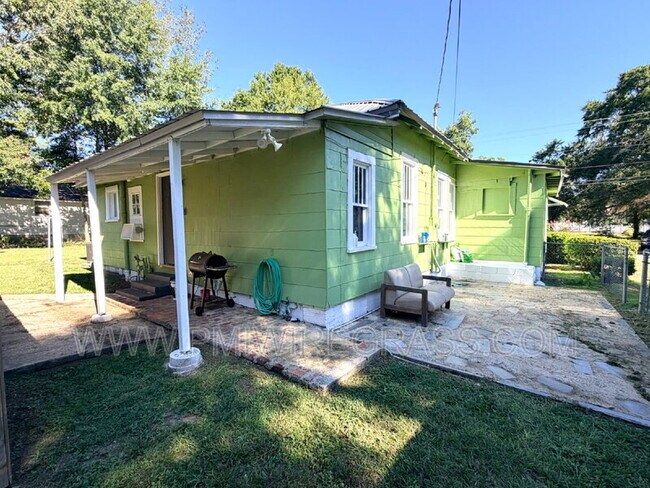 Building Photo - 550 Eufaula St