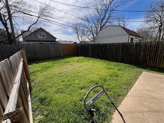 Building Photo - 4919 Lovell Ave