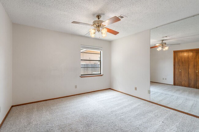 Building Photo - Well-Kept Home in Crosby Park Estates