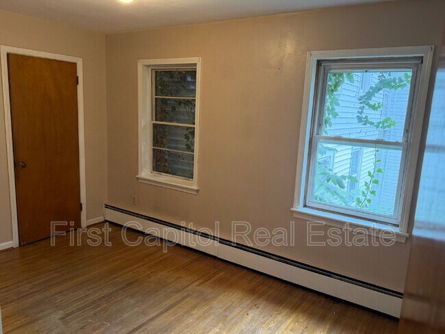 Building Photo - 1715 W Market St