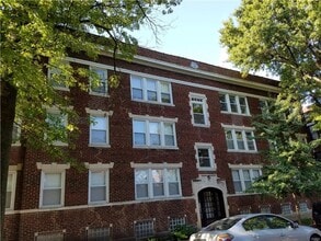 Building Photo - 6318 N Rosebury Ave