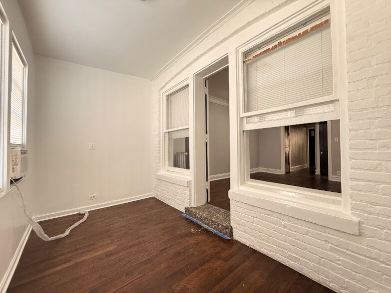 Building Photo - 6808 S East End Ave