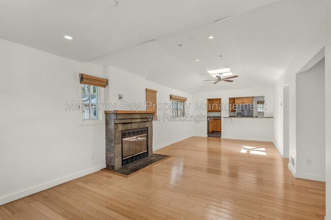 Building Photo - 414 Monterey Ave