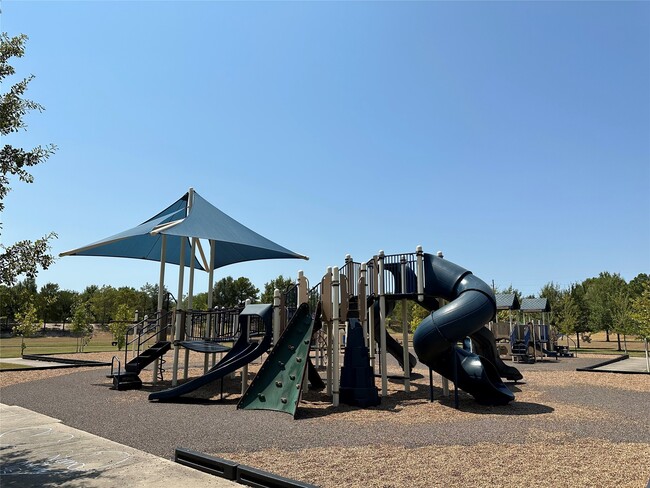 Building Photo - 9022 Westwillow Dr