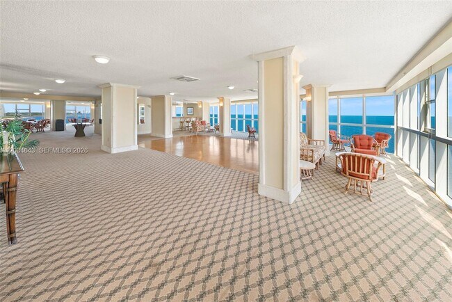 Building Photo - 600 Grapetree Dr