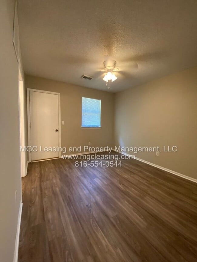 Building Photo - Your New Apartment Awaits at Le Grand Apar...