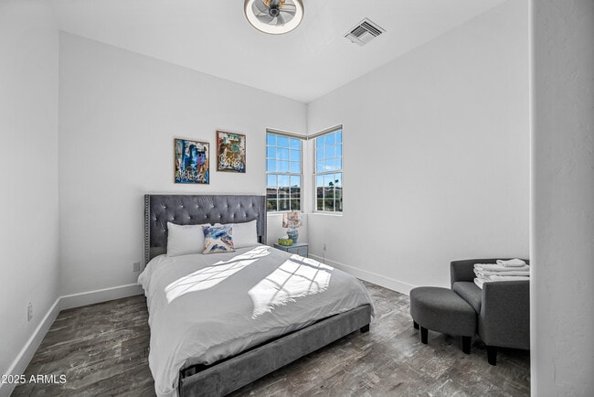 Building Photo - 15831 E Thistle Dr