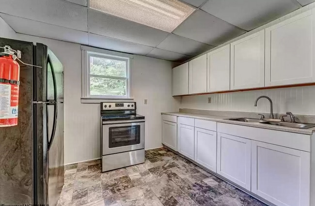 Building Photo - 975 Dorsey Ave