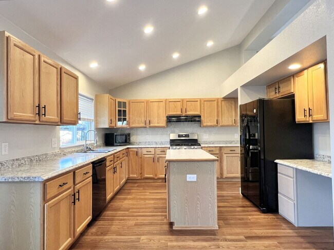 Building Photo - 7365 Cotton Dr