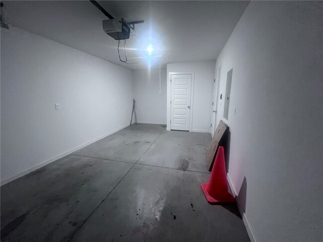 Building Photo - 2802 N Teresa Dr