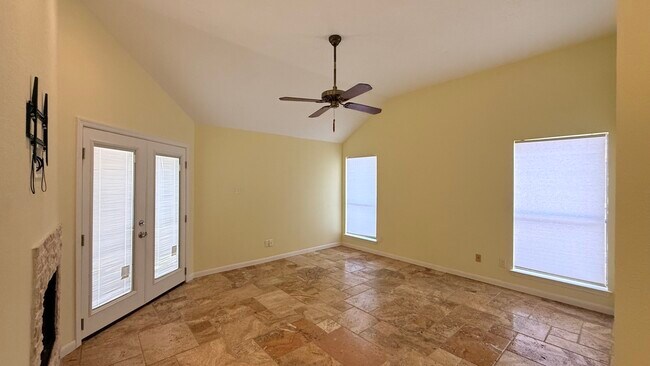 Building Photo - 1208 Normans Woods St