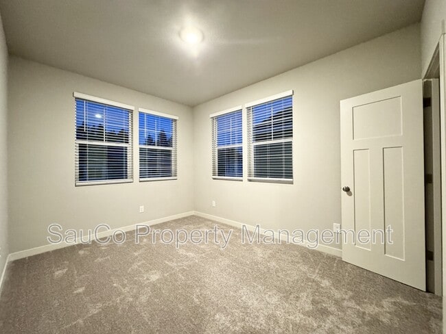 Building Photo - 7181 SE Benedict St