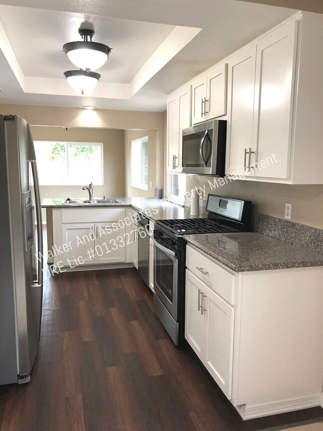 Building Photo - 202 Larkspur Dr