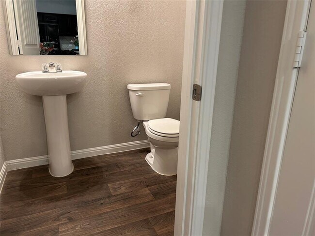 Building Photo - 2212 Baugh Rd