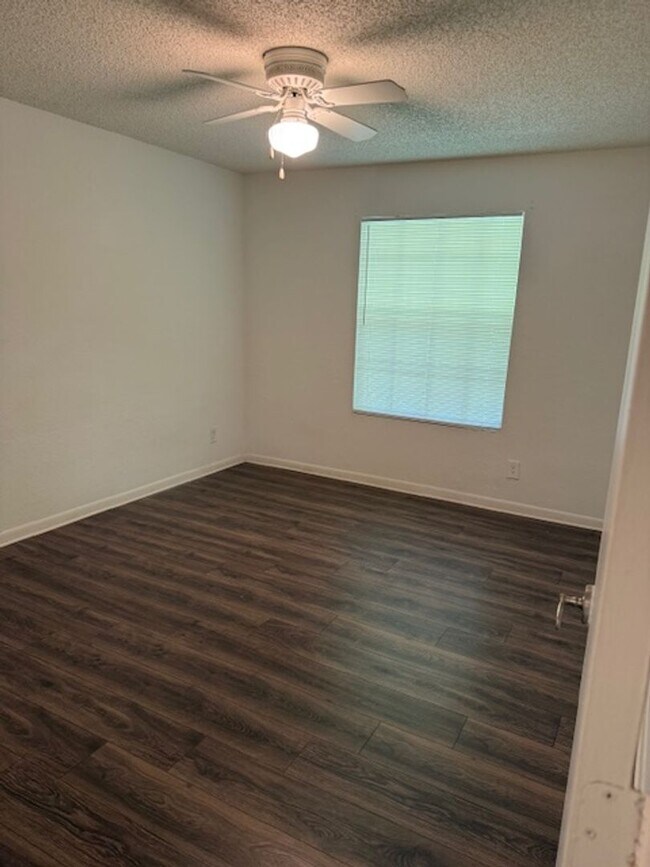 Building Photo - Lexington Place - 0326