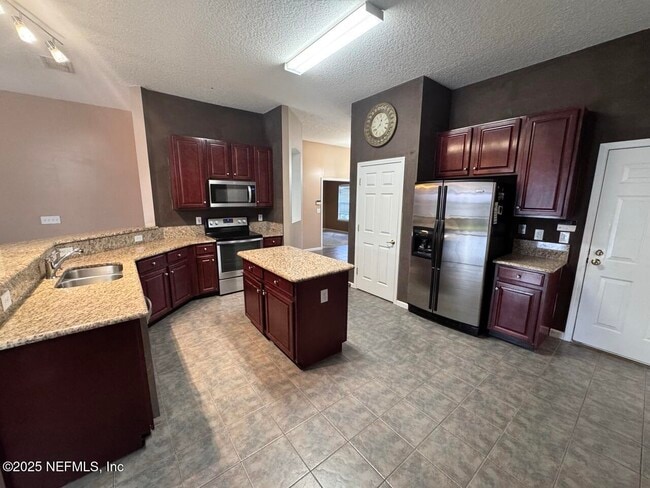 Building Photo - 12067 Hanson Creek Dr
