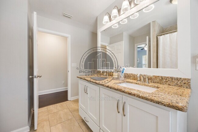 Building Photo - 3444 Rosemont Ridge Rd