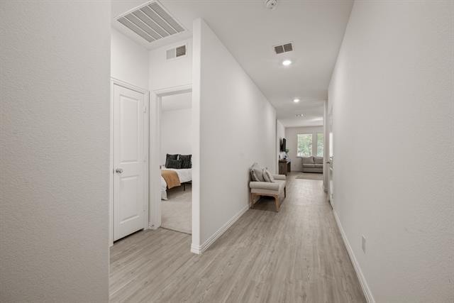 Building Photo - 3200 Willow Ter Ln