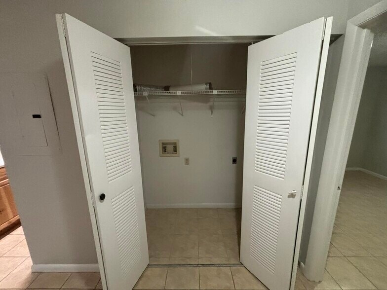 Building Photo - 3858 NW Huntsboro St