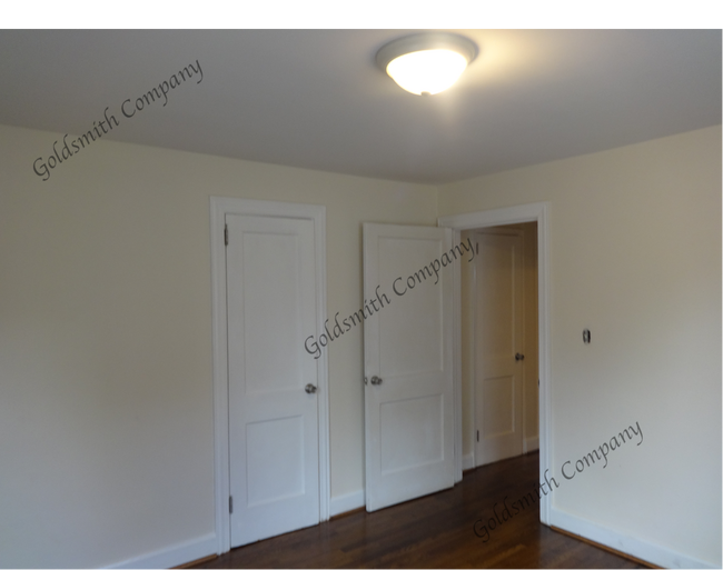 Building Photo - 11 Berea Dr